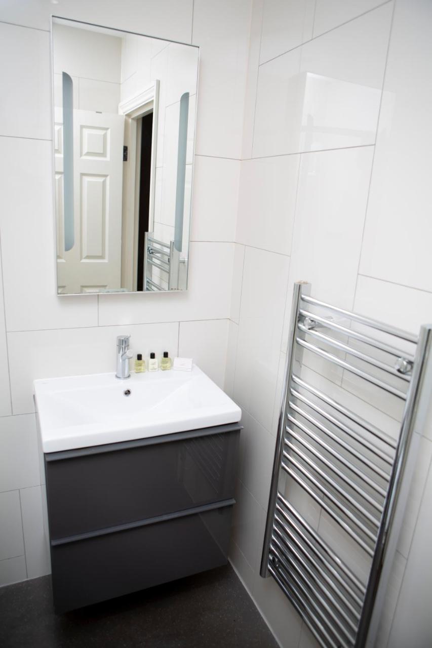 Apt 1, Trafalgar Square 1St Floor By Indigo Flats Londres Extérieur photo